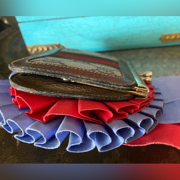 Gorgeous Rare GUCCI Signature GG Monogram Kisslock Luxury Coin Purse Wallet ❤️ - Picture 6 of 10
